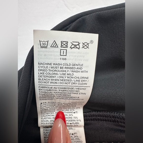 Athleta‎ Black Athletic Run Shorts Women’s Sz Medium New with tags High Rise Gym - Picture 4 of 8